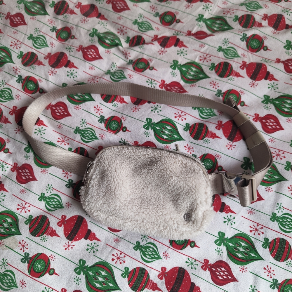 Lululemon Fluffy Fanny Pack